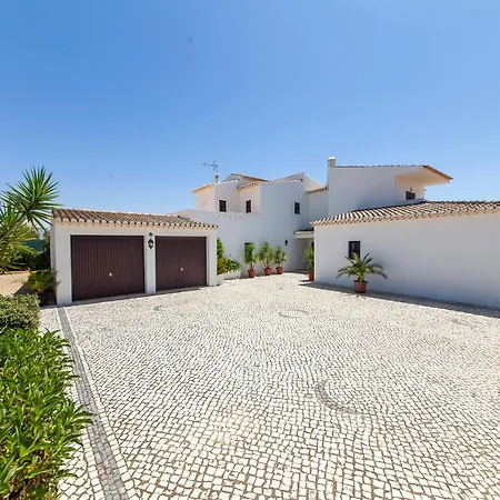 D06 - Vila Ceu In * Odiáxere